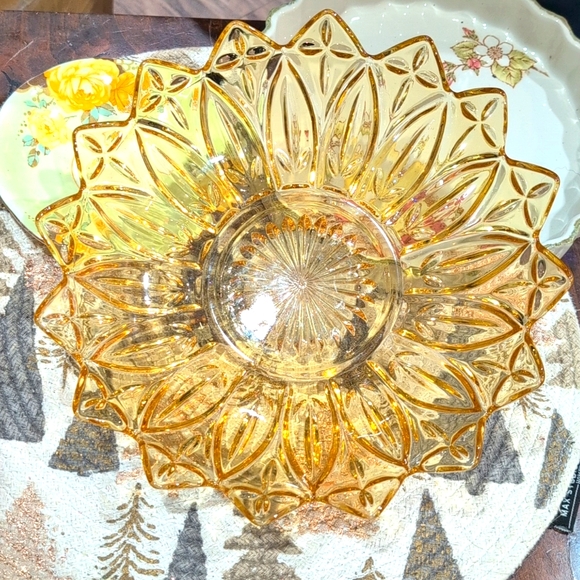 Vintage Amber Federal Glass Starburst Sunflower bowl - Picture 2 of 7